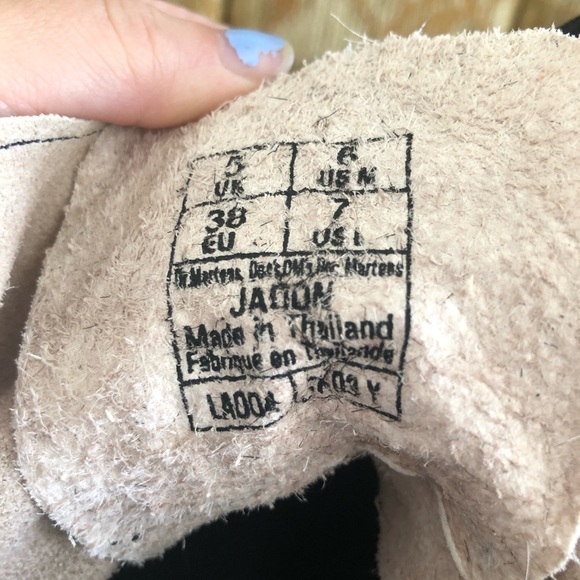 Dr. Martens Jadon Cow Print Platform Boot size 7
with original box - Picture 2 of 6